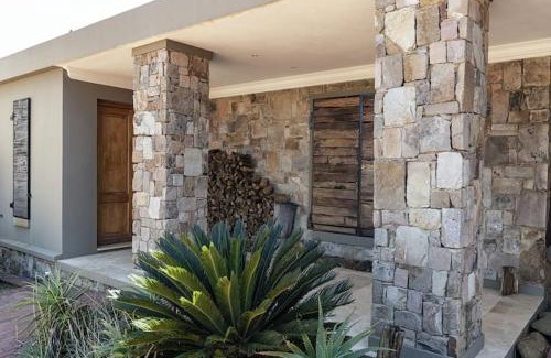 Dullstroom Maison | Walkersons Estate Red Oak Ridge