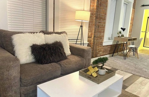 Midtown Appartement | ~Walking distance--DMC/Perfect for Monthly stay