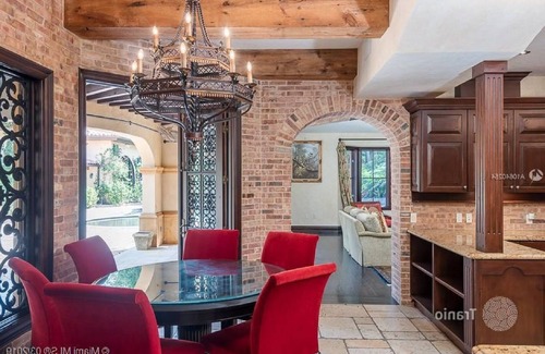 Guindalera Appartement | Walking distance to major supermarkets (Tesco and