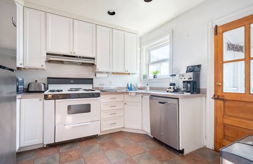 Wilmington Maison | Walking distance to everything Heart of Trolley Sq