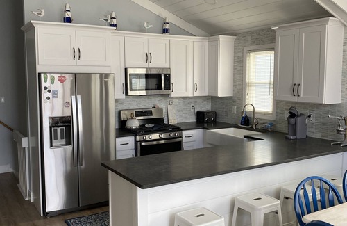 Townsend's Inlet Maison | Walking distance to great Southend beach, stores, restaurants, marinas..and more