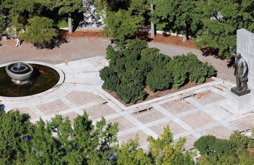 Rosslyn Appartement | Walking Tour at The Capitol! TWO Convenient 2BR Suites, Onsite Parking!