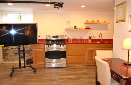 Weequahic Maison | WALKOUT BASEMENT NEAR downtown Littleton Ave NEWARK NJ