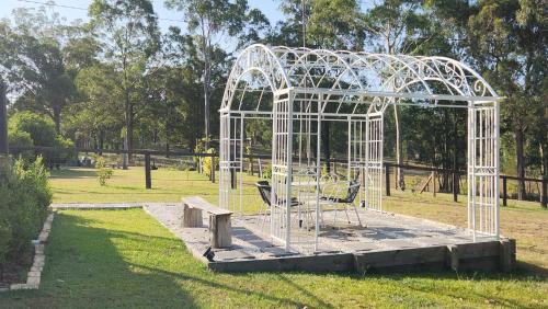 Ellalong Maison | Wallaby Gully Farm Cottage Peace Quiet Serenity