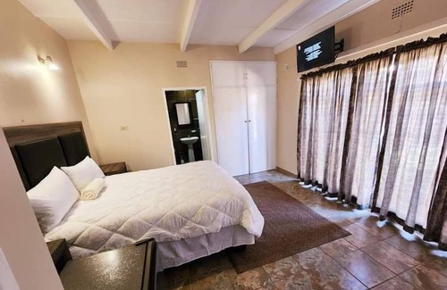 Rustenburg Maison | WAMPEX GUEST HOUSE RUSTENBURG