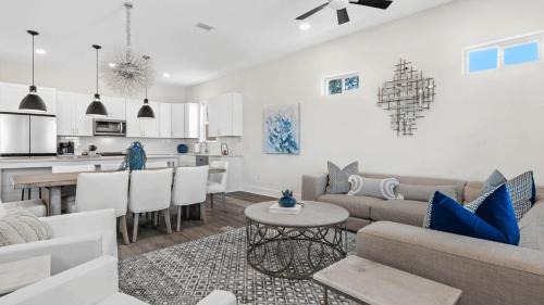 Kiska Beach Maison | Wanderlust by AvantStay Walk to Beach Pool New Construction
