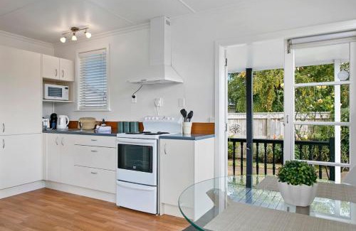 Taupo Maison | Wanderlust Retreat- Quaint and Romantic Cottage