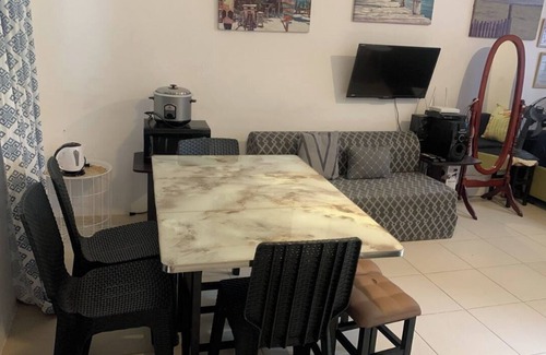 Tanauan City Maison | Envie d'un séjour relaxant à San Juan? Visitez R Retreat aujourd'hui!
