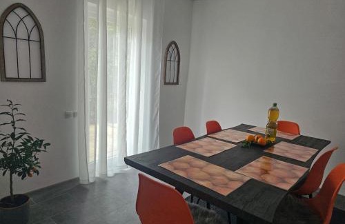 Warburg Appartement | Warburg, FeWo "Sweet Home" 2,5 Zi- EG-separater Eingang - Parkplatz - Terasse- komfortabel,renoviert
