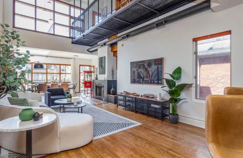 Midtown Toronto Appartement | Warehouse Style Loft near Yorkville