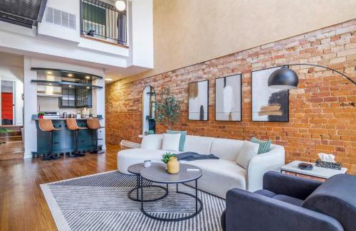 Midtown Toronto Appartement | Warehouse Style Loft near Yorkville