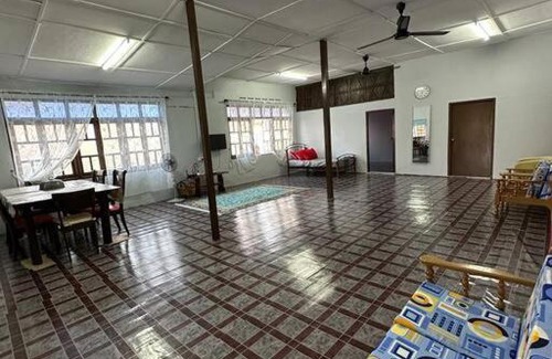 Mersing Chalet De Ski | Warisan Homestay A