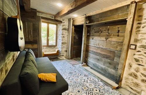 Egliseneuve-d'Entraigues Maison | Warm and cozy house