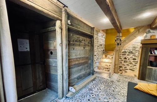 Egliseneuve-d'Entraigues Maison | Warm and cozy house
