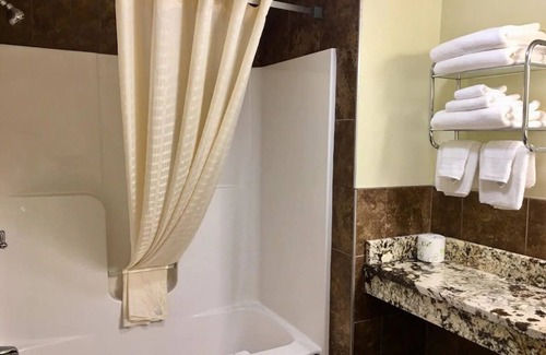 Sturbridge Hôtel | Warm and Inviting Sturbridge Accommodation with Complimentary Breakfast
