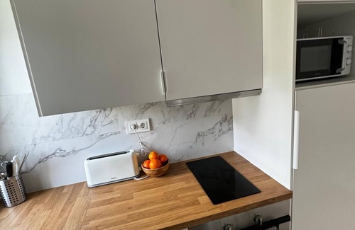 Cires Appartement | Warm apartment in the mountains, with great hiking trails around.