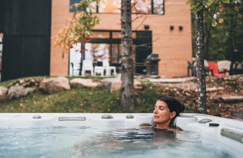 Lac Superieur Village Chalet De Ski | Warm cabin in nature with spa & sauna