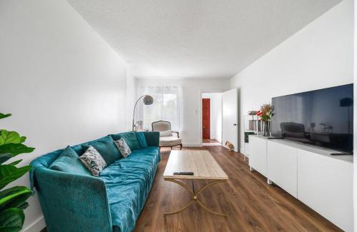 Dunbar Maison | Warm & Comfortable 5B2B Family Home Vancouver West