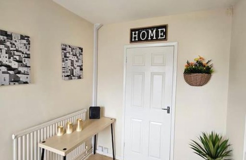 Luton Appartement | Warm Contractor-Friendly Home