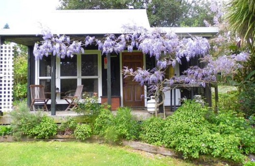 Aongatete Lit Et Petit-Déjeuner | Warm Earth Cottages