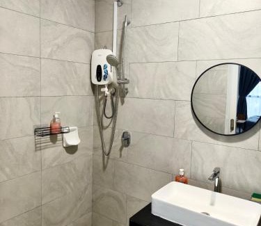 Bukit Indah Appartement | Warm home skytrees beautiful hills