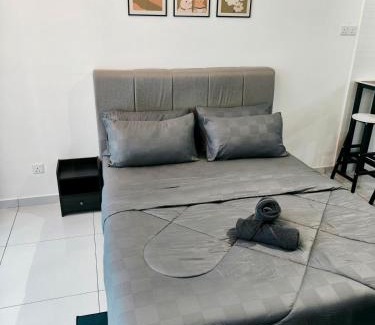 Bukit Indah Appartement | Warm home skytrees beautiful hills