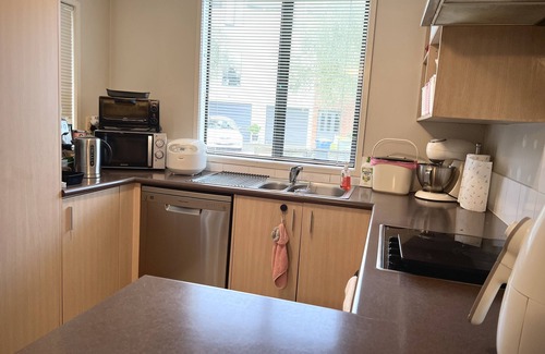 Glen Eden Maison | Warm house in good Locations fully furnished min stay 30nights