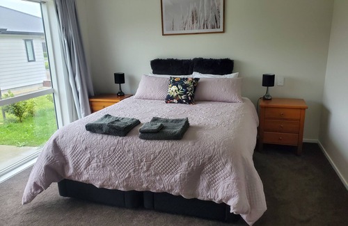 Martinborough Maison | Warm, new house, equipped with all you need for an enjoyable weekend away!