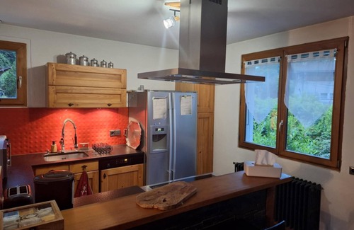 Thones Chalet De Ski | Warm, spacious house 10 minutes from the ski slopes or Lake Annecy