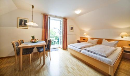 Neumagen-Dhron Maison | Warsberger Weinhof - Hotel & Weinwirtschaft