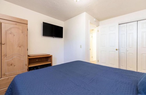 Cottonwood Heights Villa | Wasatch Grove - Prvt Hot Tub, Close to Resorts!