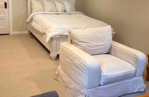 Washington Park Maison | Wash Park Tudor mother in law apt sleeps 4