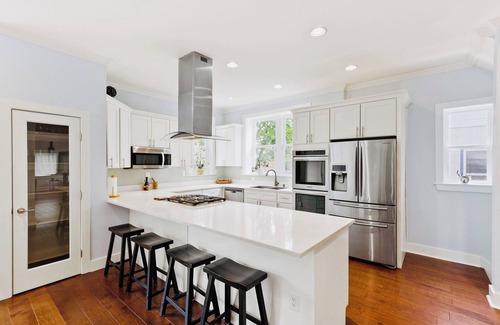 Takoma Maison | Washington DC Retreat! Elegant, Sunlit, Renovated Open-Plan Home