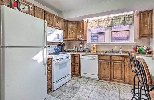 Fort Lincoln Maison | Washington DC Townhome 4 Mi to National Mall!