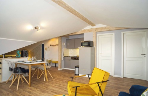 Neuensien Appartement | Wasserblick Garantiert! Ferienwohnung mit 3 Balkonen und 4 Schlafplätzen