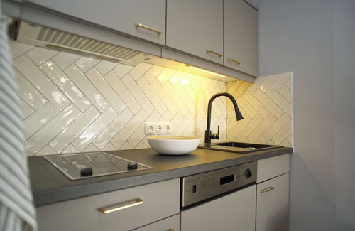 Neuensien Appartement | Wasserblick Garantiert! Ferienwohnung mit 3 Balkonen und 4 Schlafplätzen