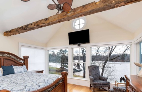 Amesbury Maison | Watch Eagles Soar at RiverBend: Waterfront, 4 Luxury suites, gourmet kitchen, Smart TVs, Fast WiFi