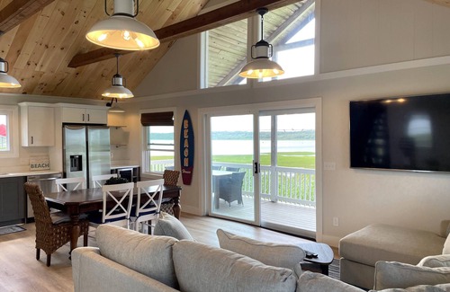 Westerly Maison | Watch Hill/Misquamicut/Weekapaug Renovated w Views, AC, Beach, WIFI, Memories!