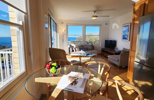 Sydney Appartement | Watch The Sunrise Over Coogee | 2 Bedrooms + Garage