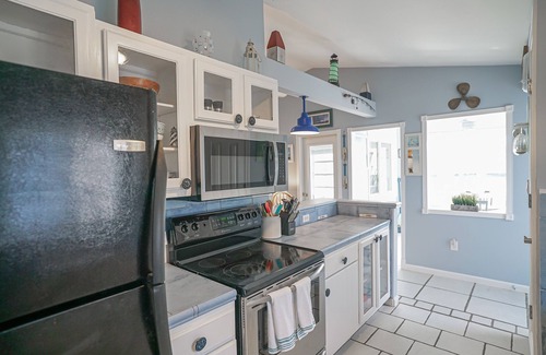 Little Egg Harbor Maison | Waterfront 4/2 House w/Boat Dock & Cottage. Bring Your Boat!