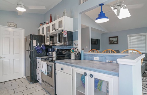 Little Egg Harbor Maison | Waterfront 4/2 House w/Boat Dock & Cottage. Bring Your Boat!