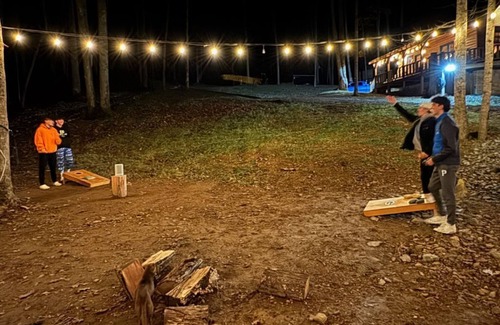 Nunnelly Cabine | WATER FRONT Cabin on Old Mill Creek in Nunnelly - Tent optional