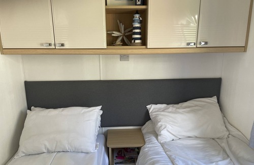 Hamworthy Maison | Water Lily lovely dog friendly caravan on Rockley Park, Poole Harbour + Sea View