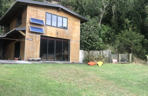 Queen Charlotte Sound Maison | Water Pistoll - Véritable Bach Beachfront