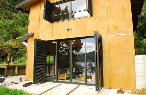 Queen Charlotte Sound Maison | Water Pistoll - Véritable Bach Beachfront