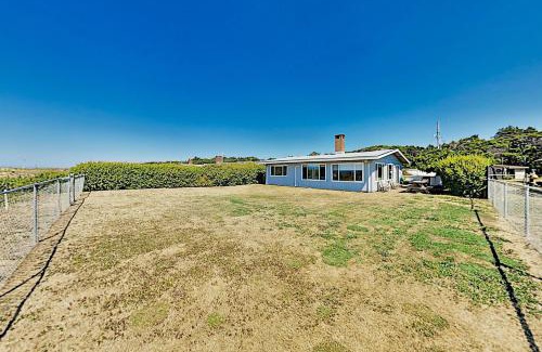 Waldport Maison | Water's Edge Oceanside Home