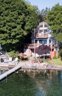 Canandaigua Maison | Water's Edge on Canandaigua Lake El Borde del Agua de Canandaigua