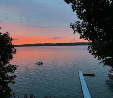 Canandaigua Maison | Water's Edge on Canandaigua Lake El Borde del Agua de Canandaigua