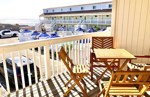 Culloden Shores Appartement | Water &Sunset views POOL mint studio Balcony SLEEP 5 walk2 beach harbor dock