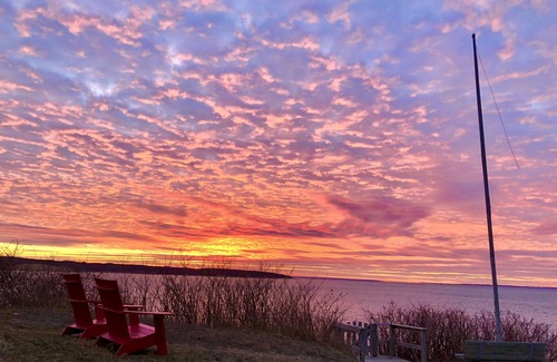 Culloden Shores Appartement | Water &Sunset views POOL mint studio Balcony SLEEP 5 walk2 beach harbor dock